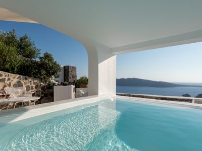 White House Villa in Oia, 3 bedrooms ,plunge pool