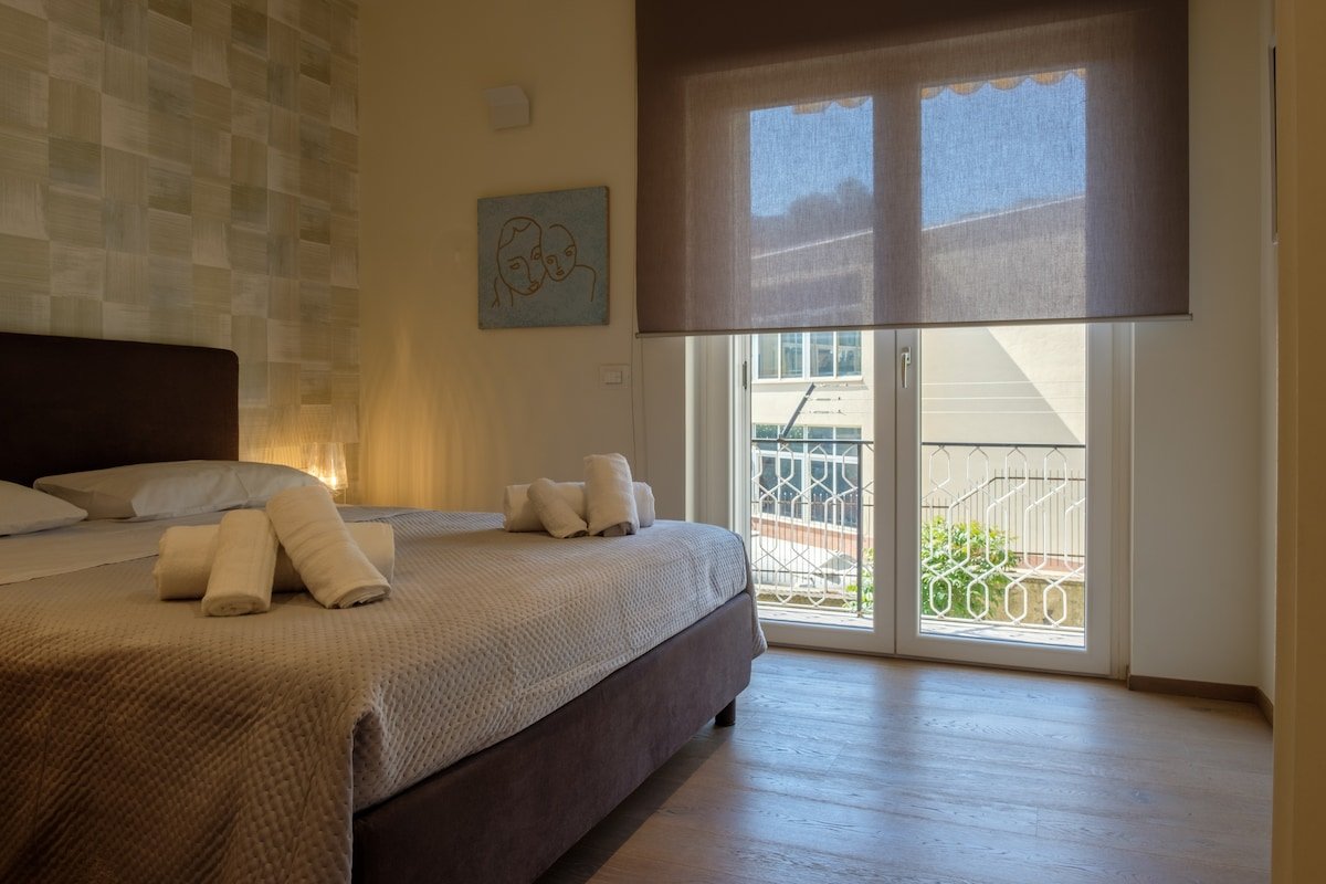 Apartment in a quiet place, Naples Center gallery image 3