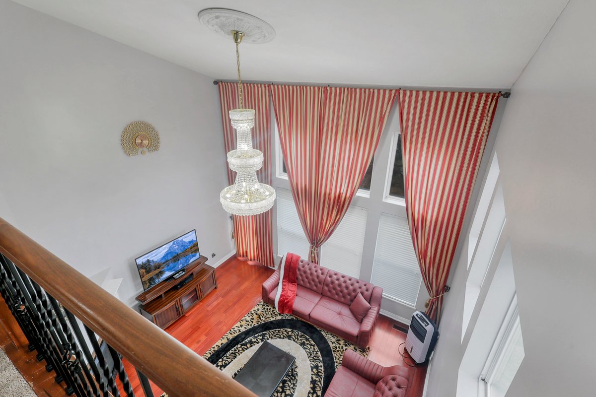 5 Bedrooms Home at Mt Camel East great neigborhood