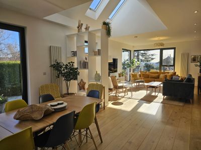 Kaimes Bright Garden Getaway