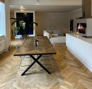 Brand new 179sqm luxury city center apartment