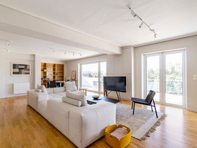 Pratinou Penthouse – AthensApart
