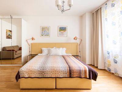 Apartment next to Charles Bridge! 3 bathrooms!