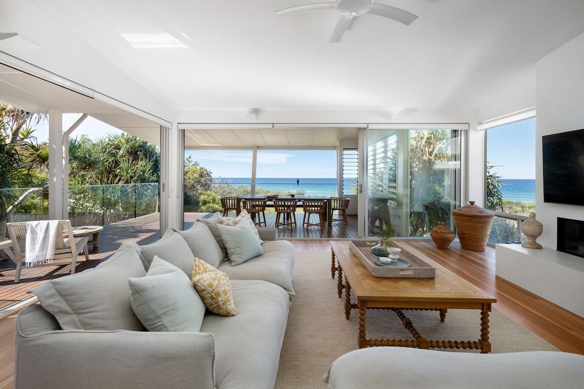 24 Noosa Dunes – Beachfront Luxury Home gallery image 4