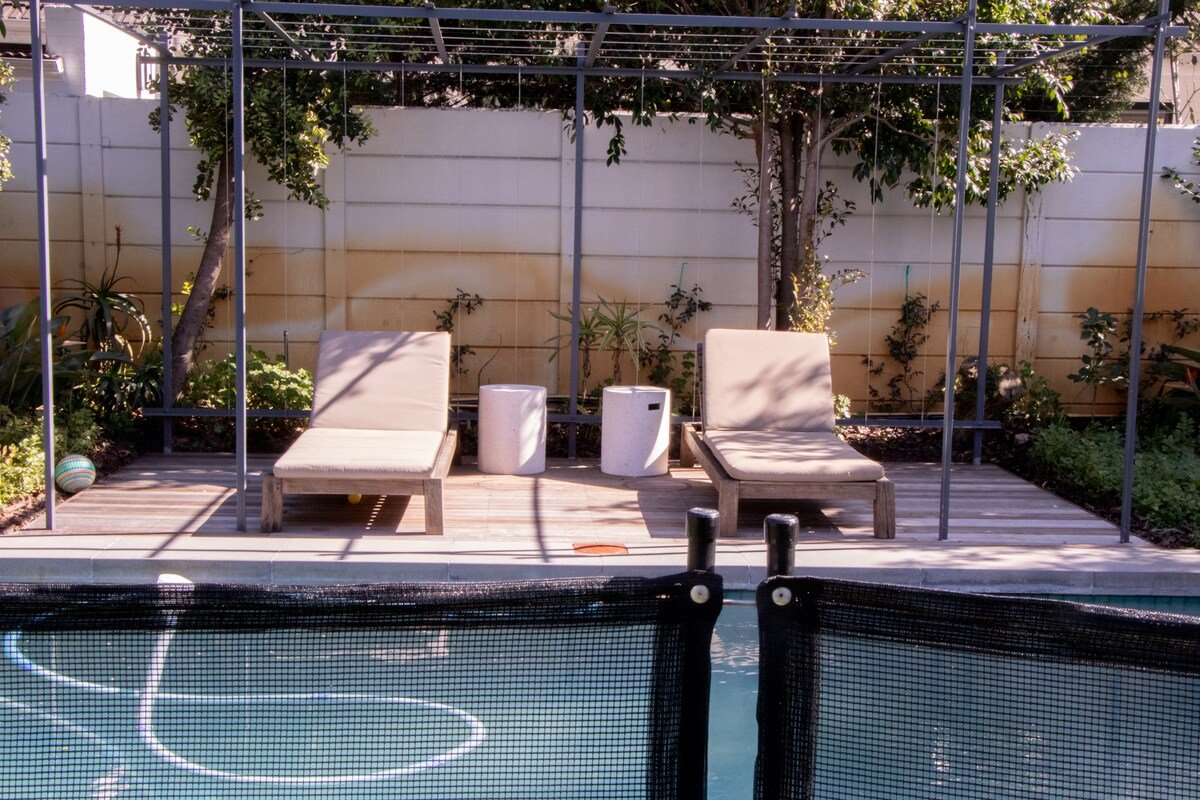 Family home in the suburbs gallery image 3