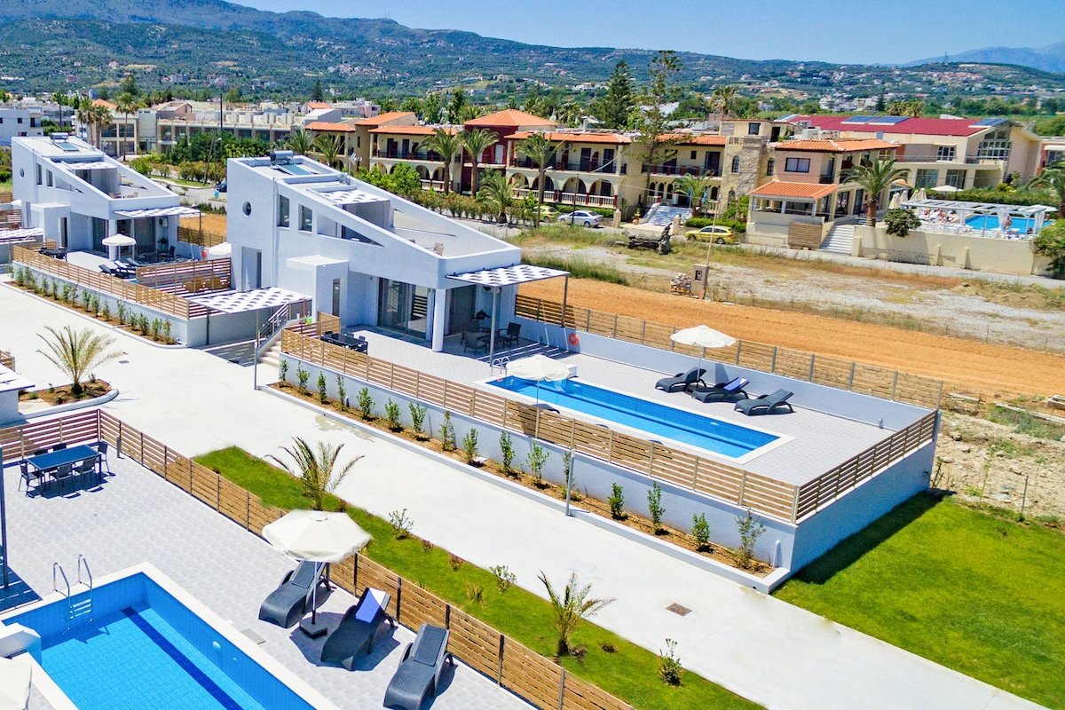 Blue oyster Beachfront villa, No car needed 2 gallery image 2