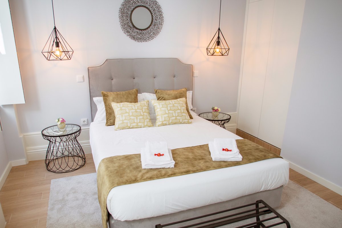 Porto Views and Wines IV by Porto City Hosts