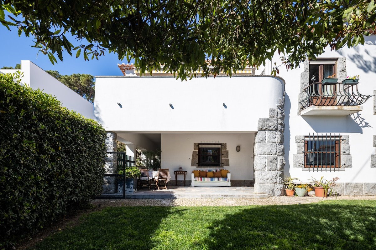 ★Sao Pedro Vila★Ideal for Families★2min Walk Beach gallery image 2