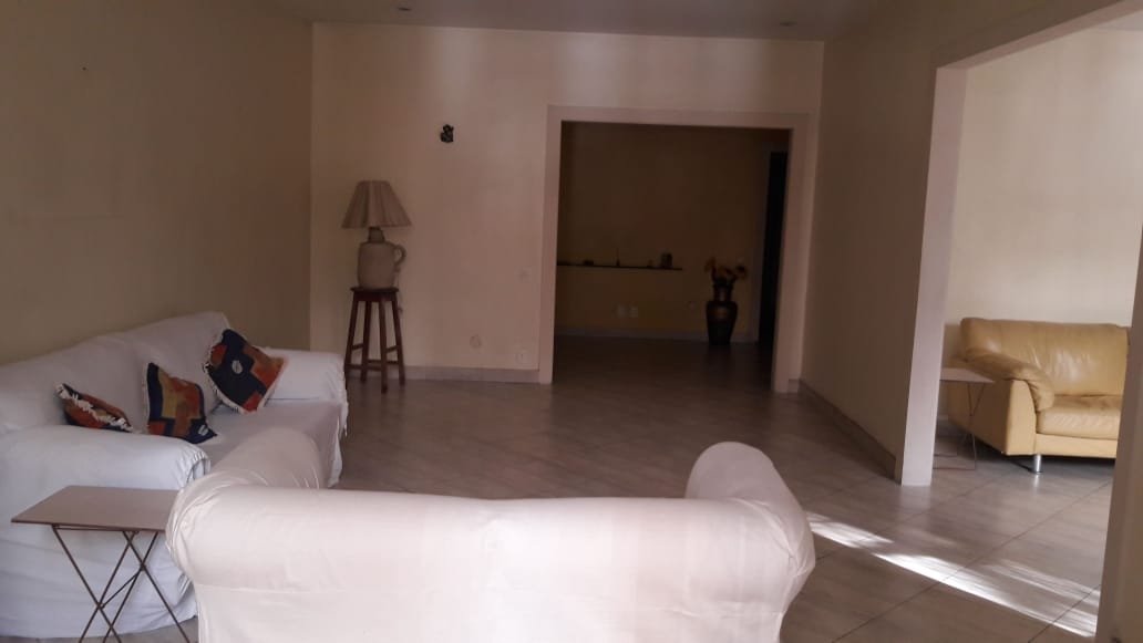 Apt.COPACABANA! Enorme! Quadra da praia e metrô!