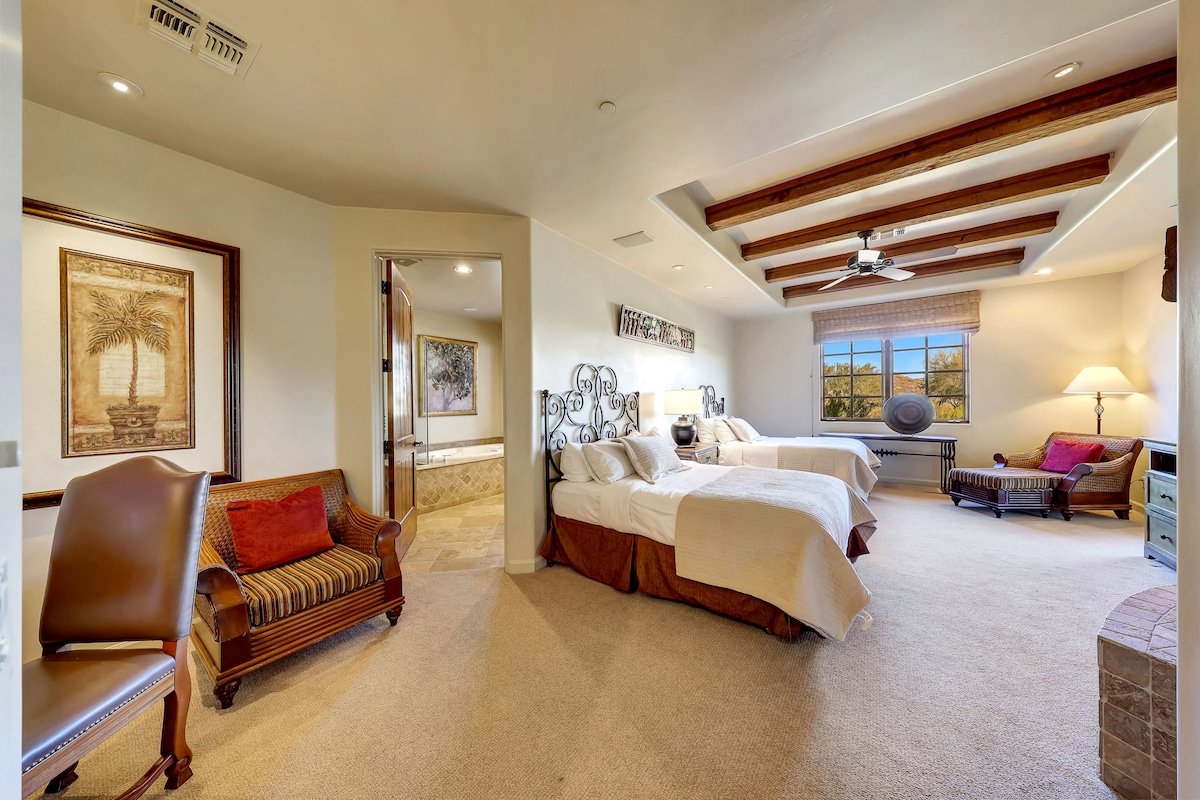 Troon Luxury Full-Service 3BR Home w/daily cleans! gallery image 5