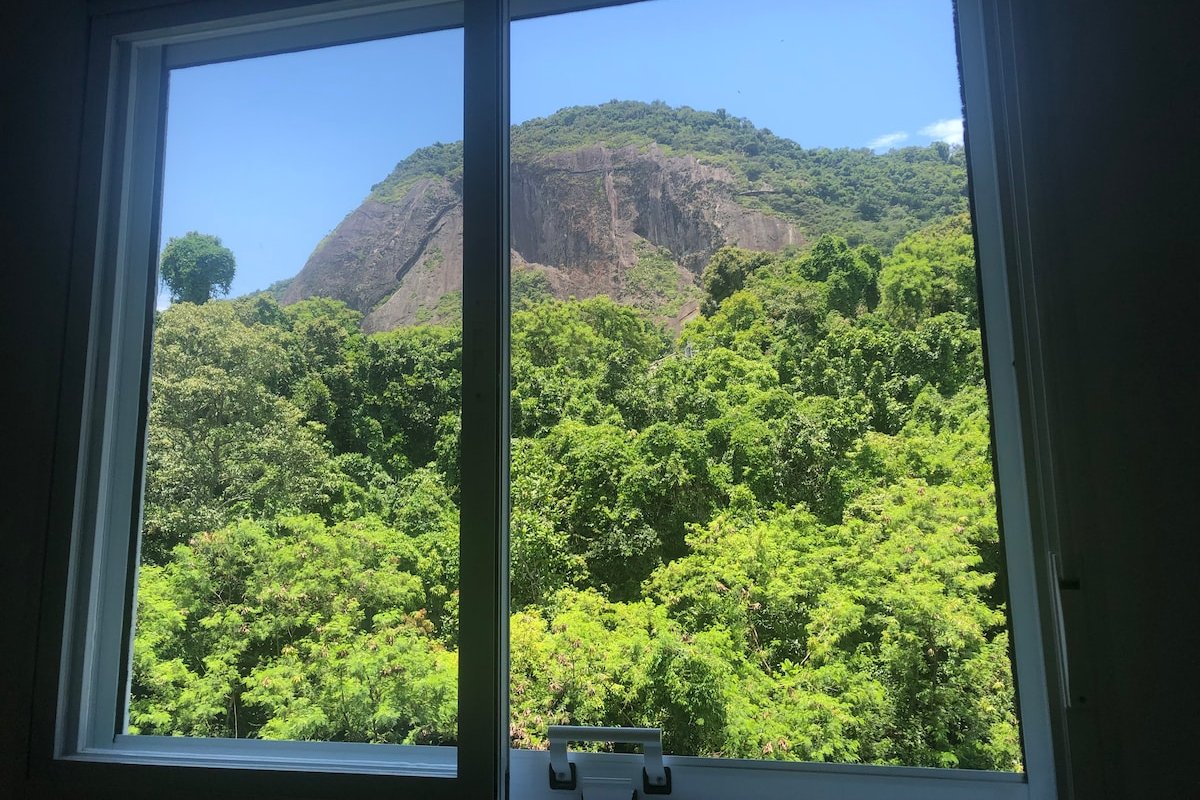 Atlantic forest and style by the sea in Copacabana gallery image 5