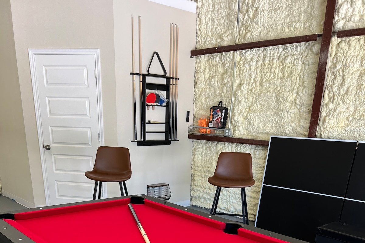 Two 4 BDRM Homes on 6 Acres W/Pools & River Access gallery image 4