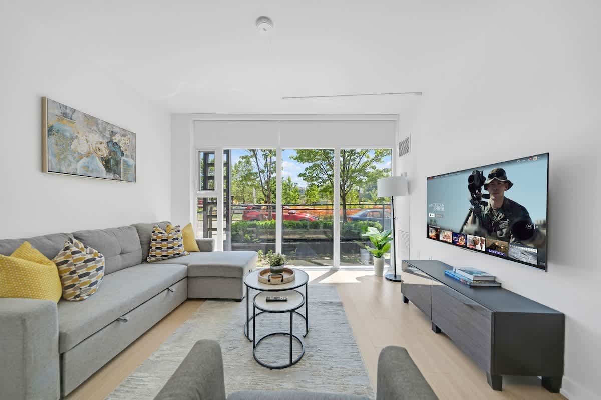 Private Home, 3 BR, Rogers Centre & Free Parking gallery image 2