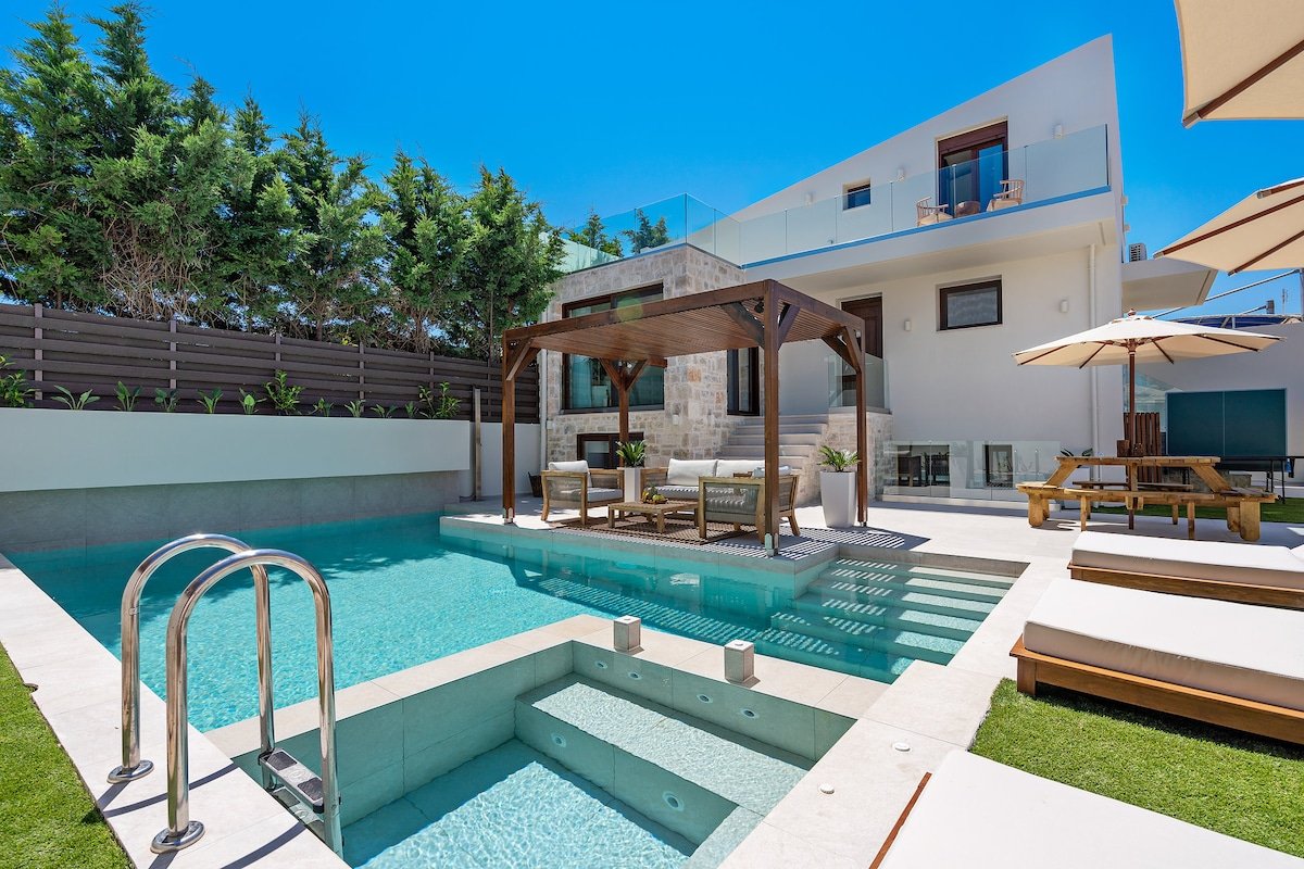 Amara Villa III – 100m to beach, gym, sauna & pool gallery image 4