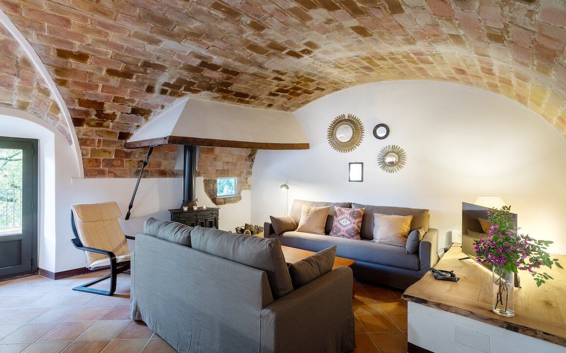 Casa rural renovada en finca agrícola familiar gallery image 3