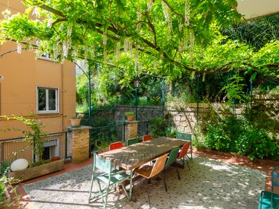Trastevere Lush Garden Apartment