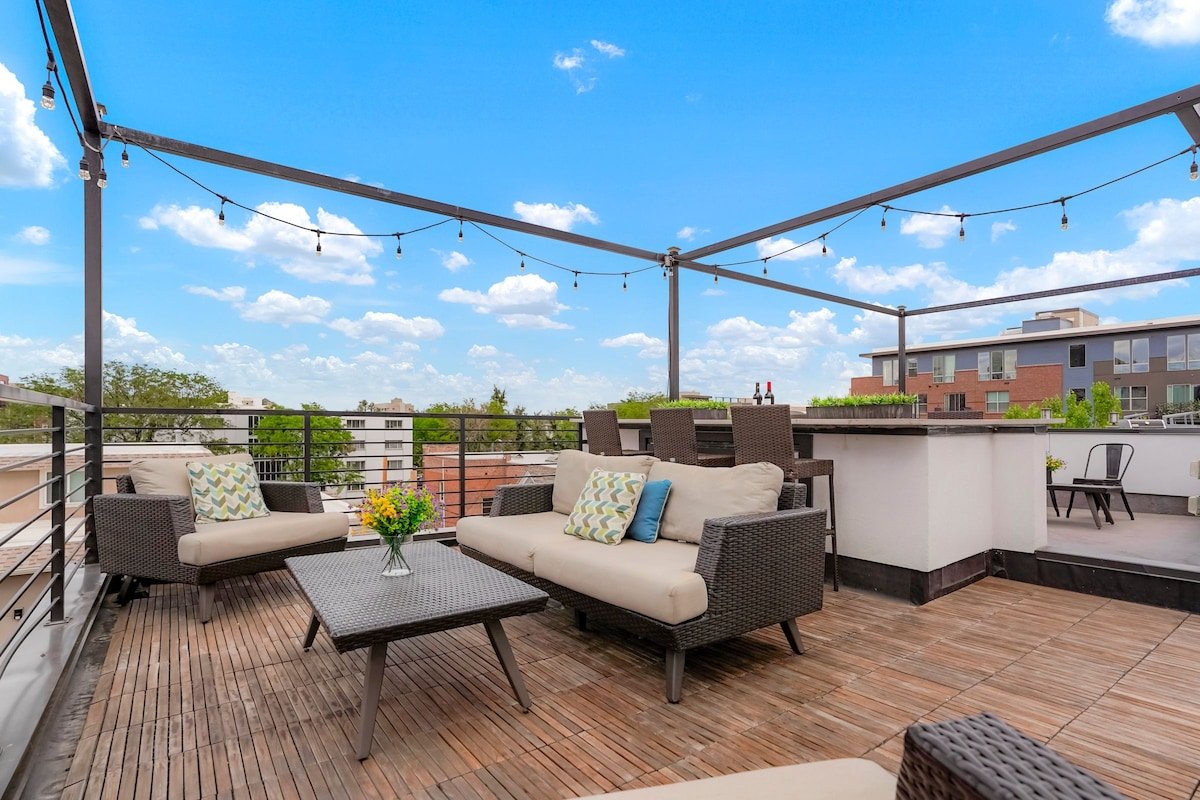 Modern Home w/ Stunning Rooftop gallery image 3