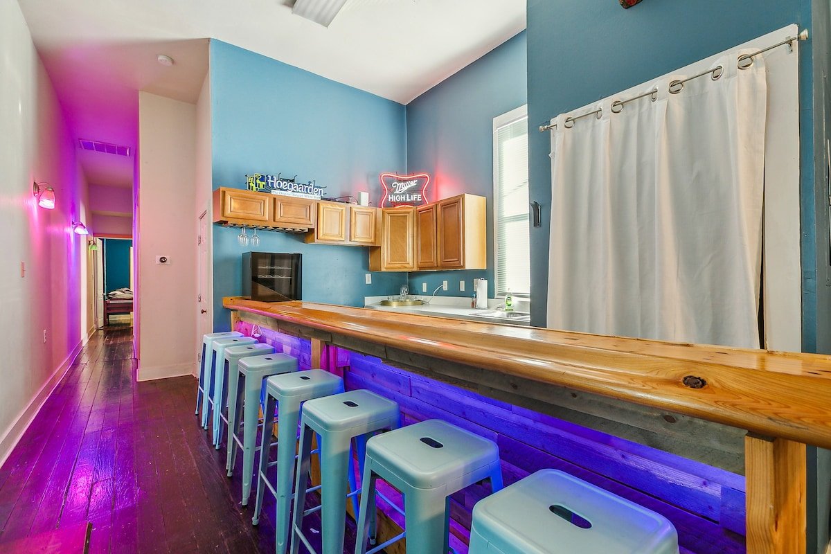 Large Bywater Bar House gallery image 5