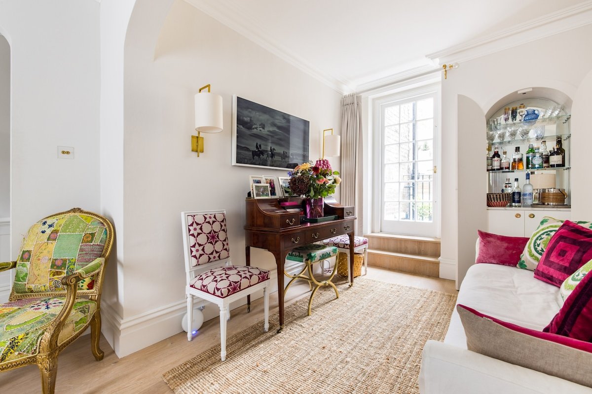 The Impressionist’s Fireplace 4 BR Home in Chelsea gallery image 5