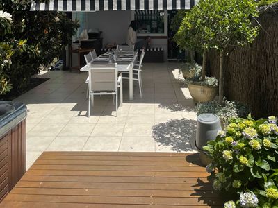 Sunny Rose Bay pad with spacious garden + Hot tub