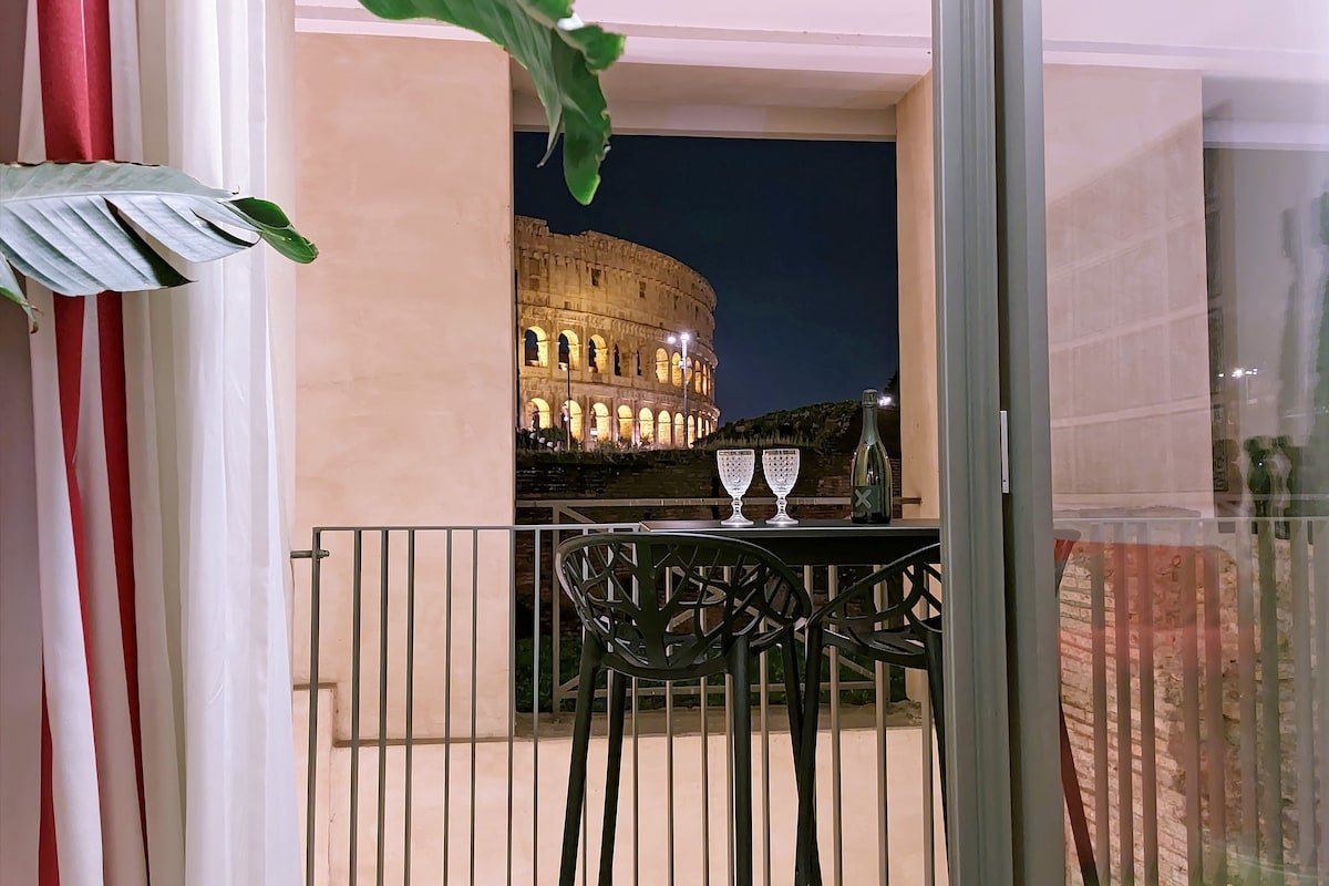 Luxury Domus Colosseum View Apartment 2 gallery image 4