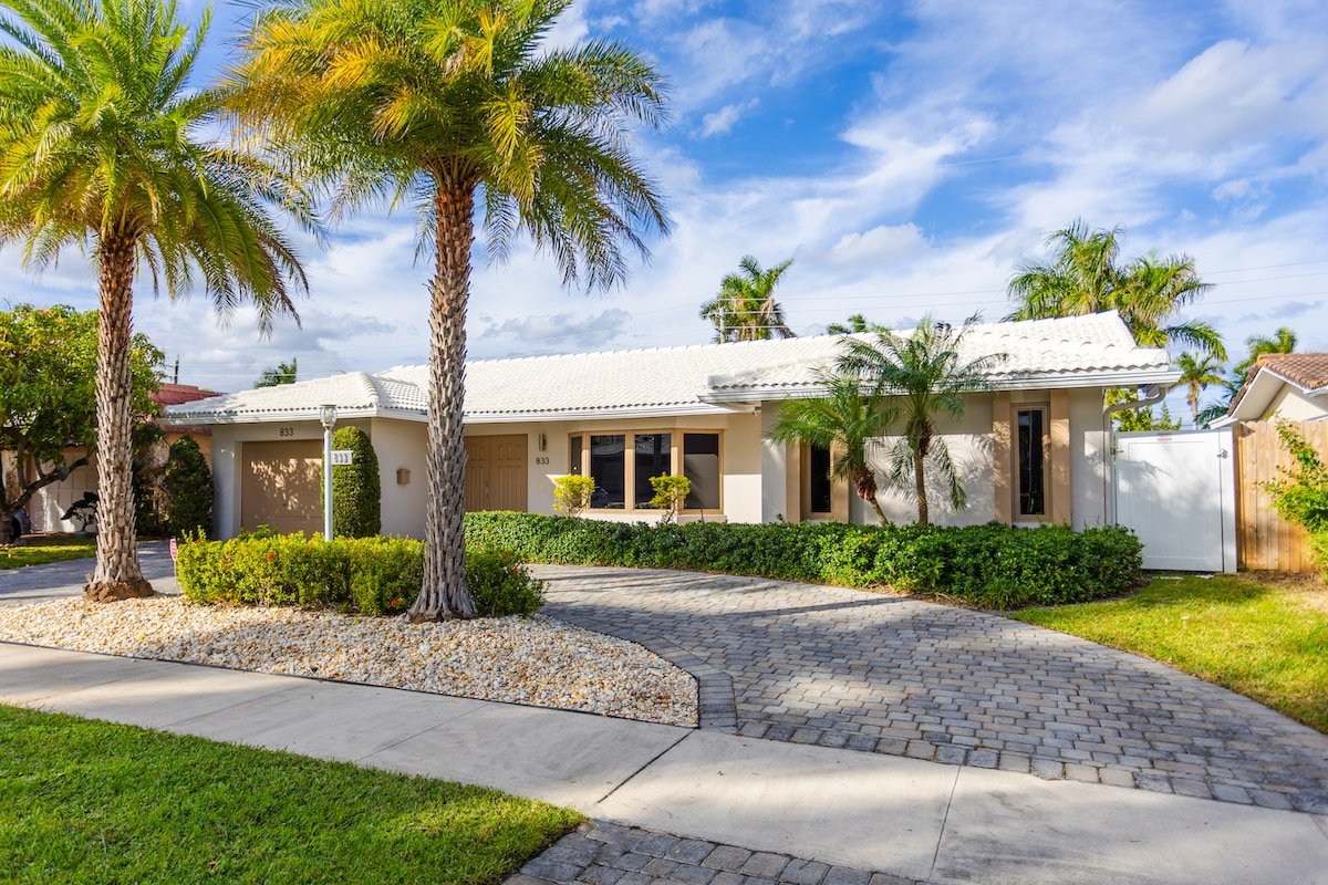 Ultimate Luxury 5BR Villa near Hollywood Beach gallery image 4