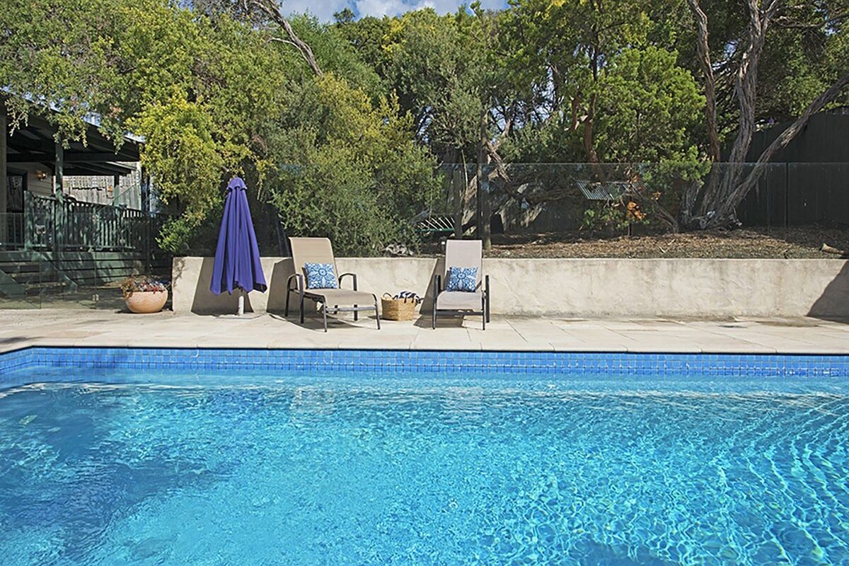 Poolside Sorrento – gallery image 4