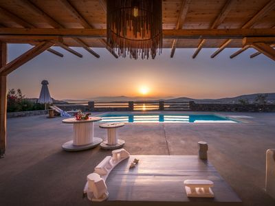 Villa Elxi, 6 bedroom luxury beach villa with pool