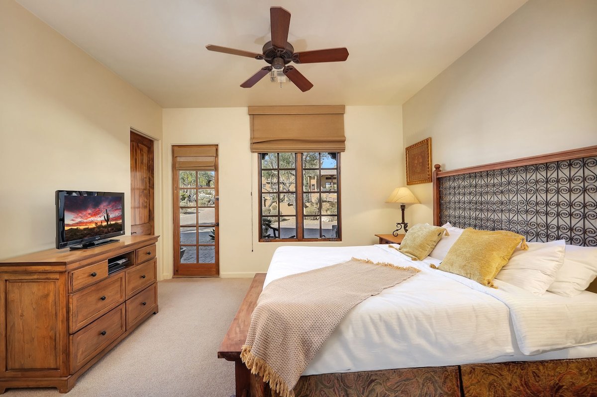 Troon Luxury Full-Service 3BR Home w/daily cleans! gallery image 4