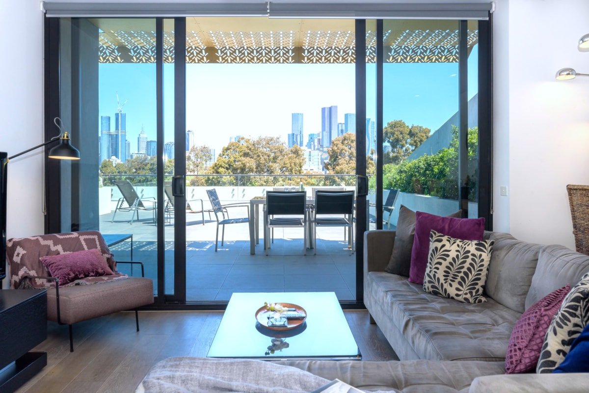 Cosmo Stays- Penthouse with Incredible City View gallery image 3