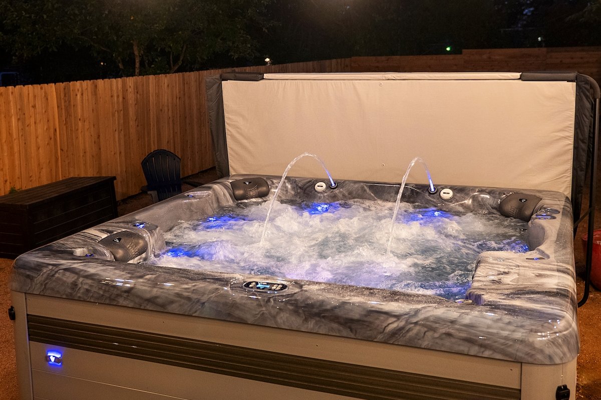 LUX Hot Tub + Chiller Near DT | Games | Sleeps 18 gallery image 2