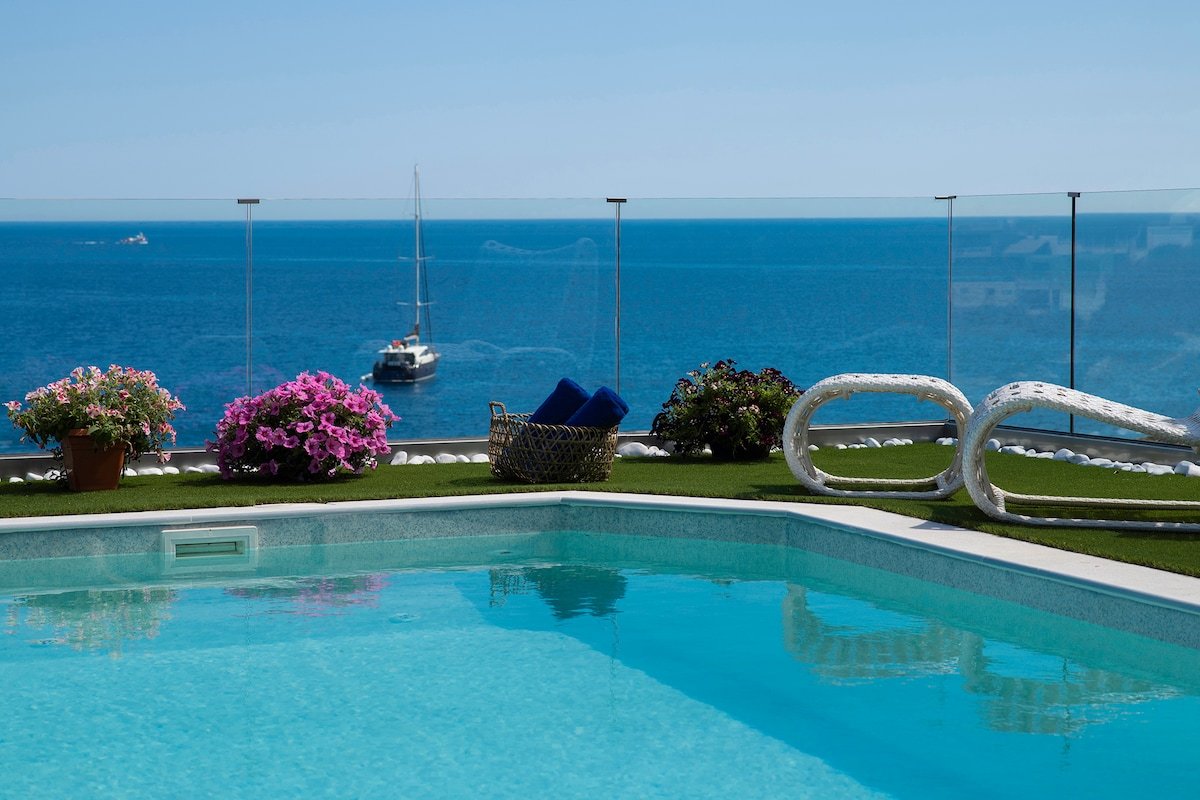 Felini palace gallery image 2