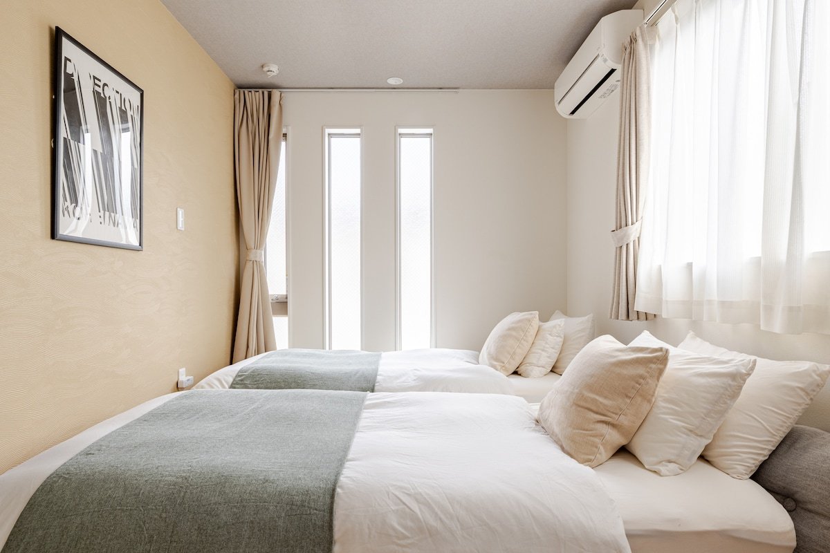 Shibuya 1 Stop! Comfy Apt 2BD /2BA. Up to 6 PPL. gallery image 5