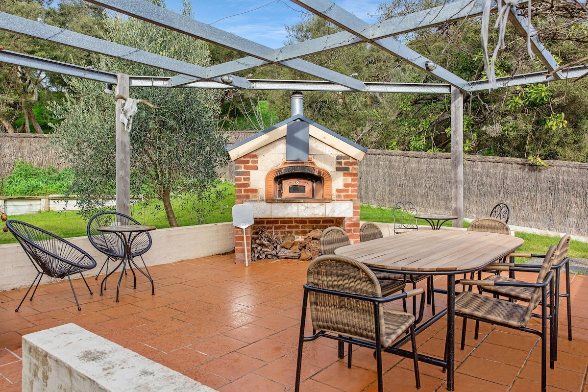 Villa Syrene -Pool and Spa Retreat gallery image 5