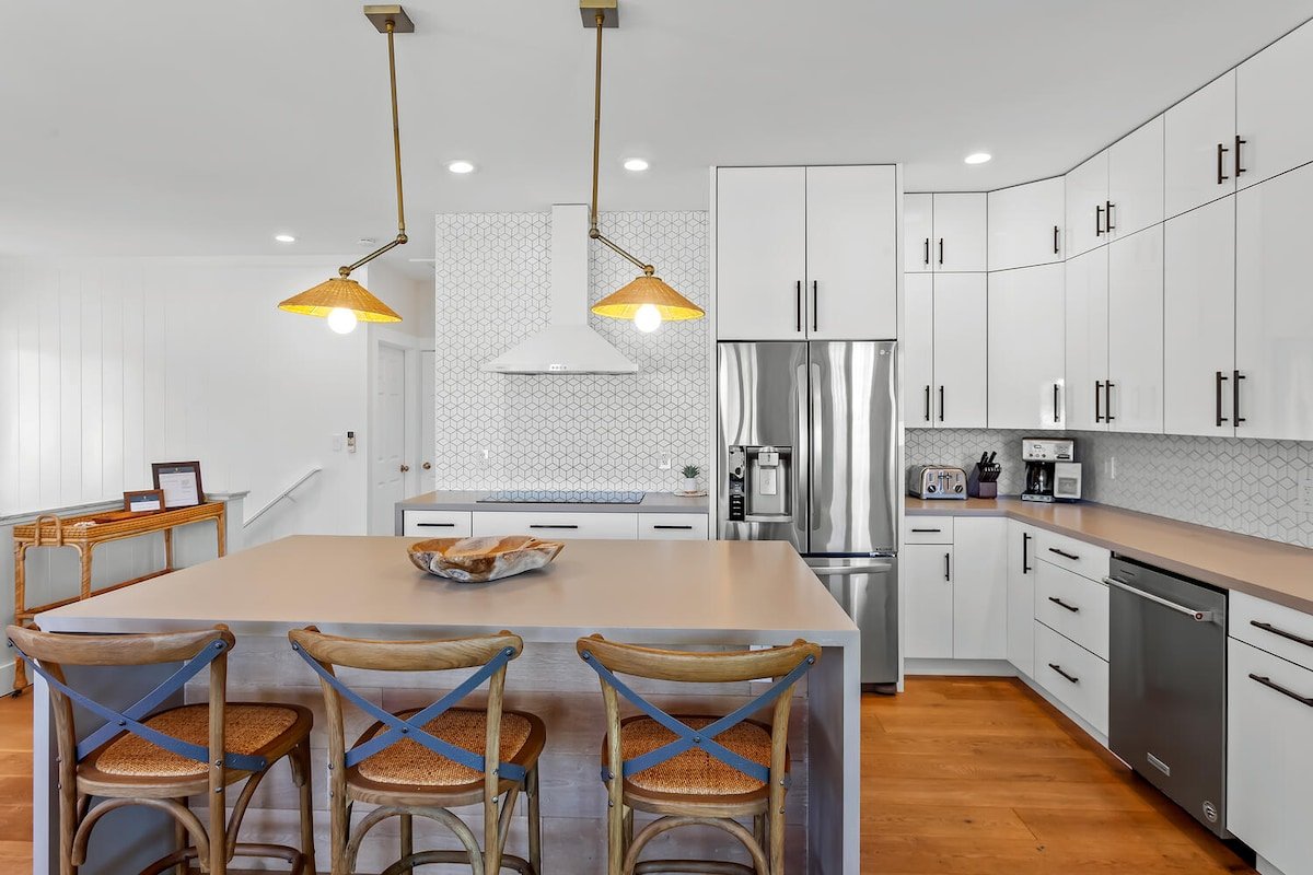 5 Bed 3 Bath Home in Poipu Kai gallery image 3