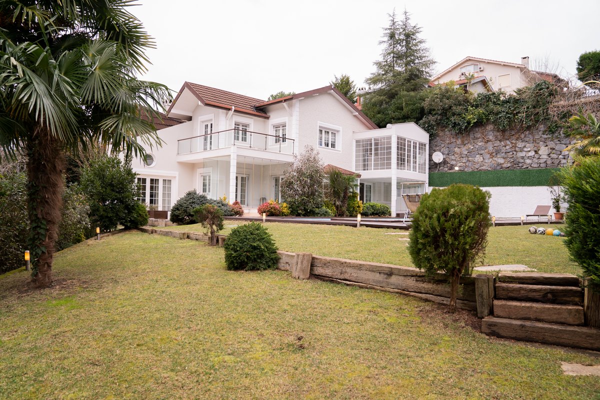 Özel Villa – Saklı bahçe – Zekeriyaköy