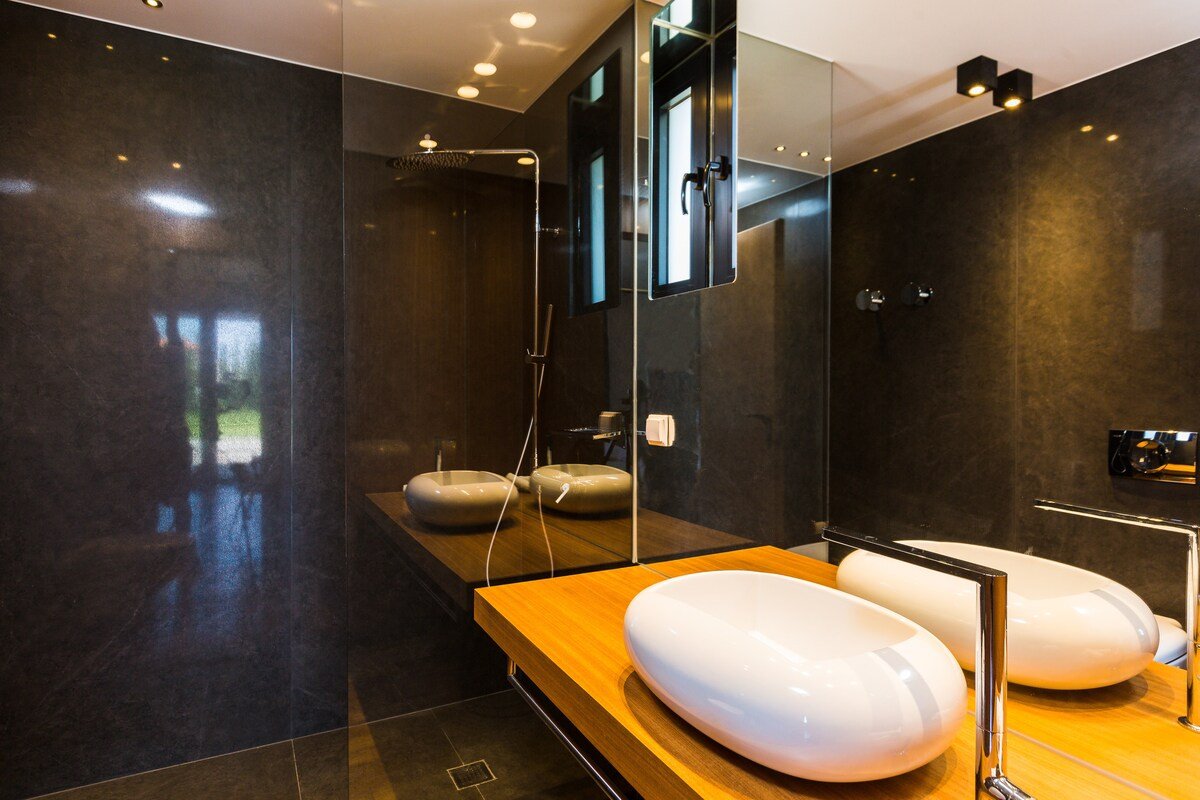 Litinus Regia gallery image 4