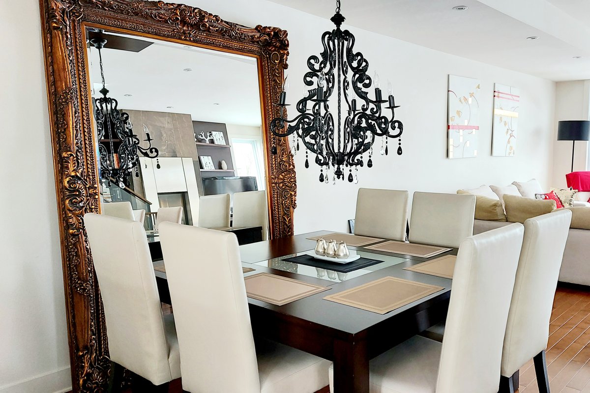 Modern luxury waterfront home in Sandy Hill