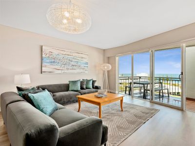 Apartment M503 – panoramic ocean views for miles!