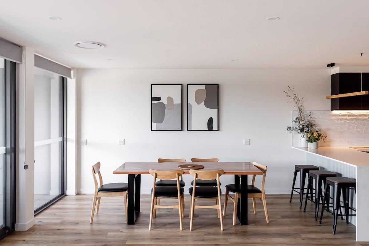 Little Island Apartments #13 gallery image 2