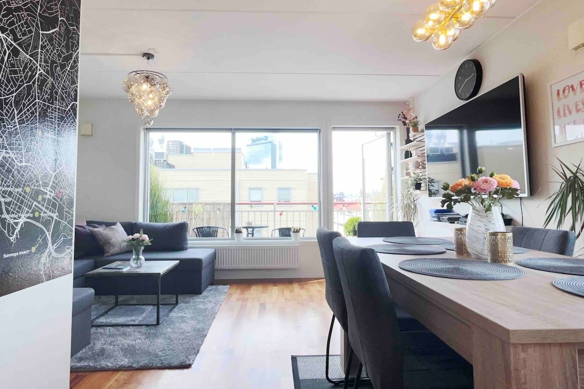 Top floor city center flat with free parking gallery image 5