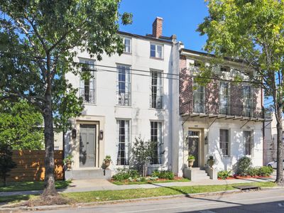 The Queen of Magazine 5 bd Lower Garden w/parking