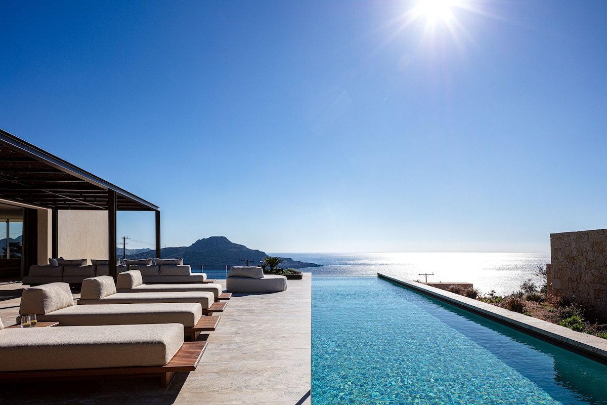 Jamyti Villa, 360° of Serene Splendor: by etouri gallery image 2