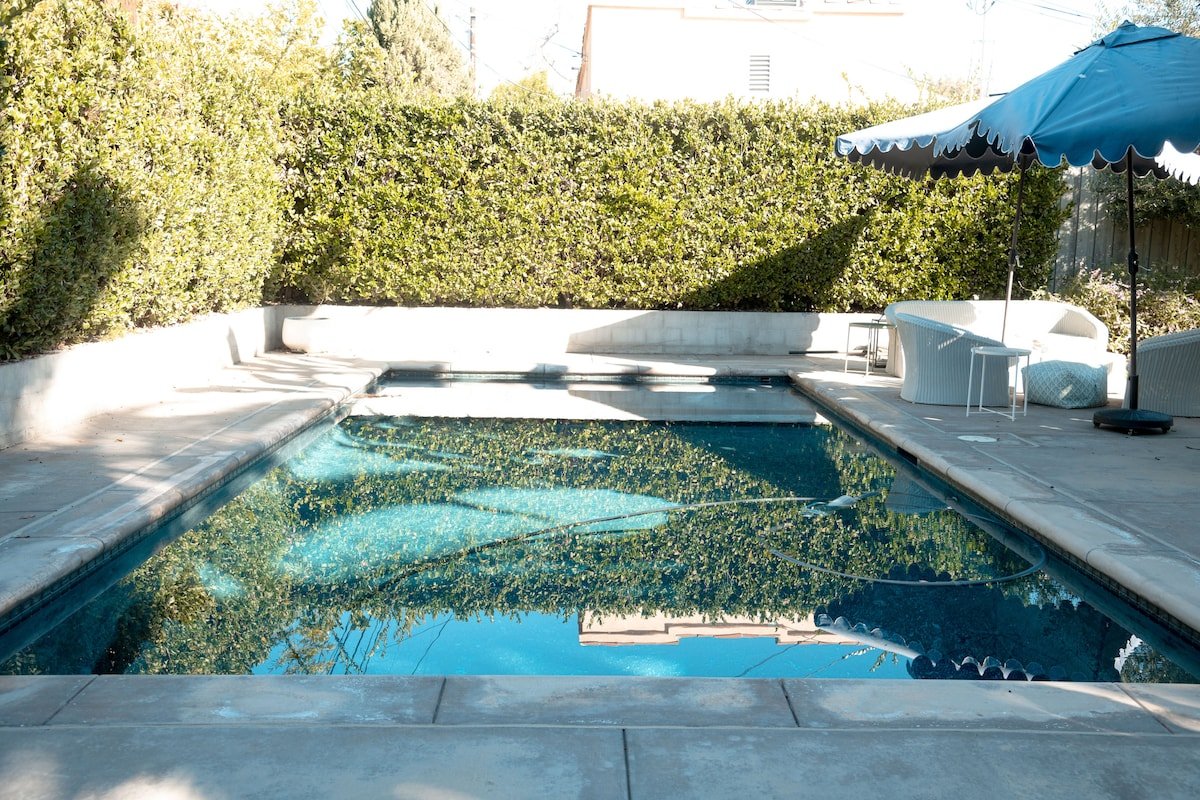 3600 sq foot Luxury Spanish Pool Mansion gallery image 3