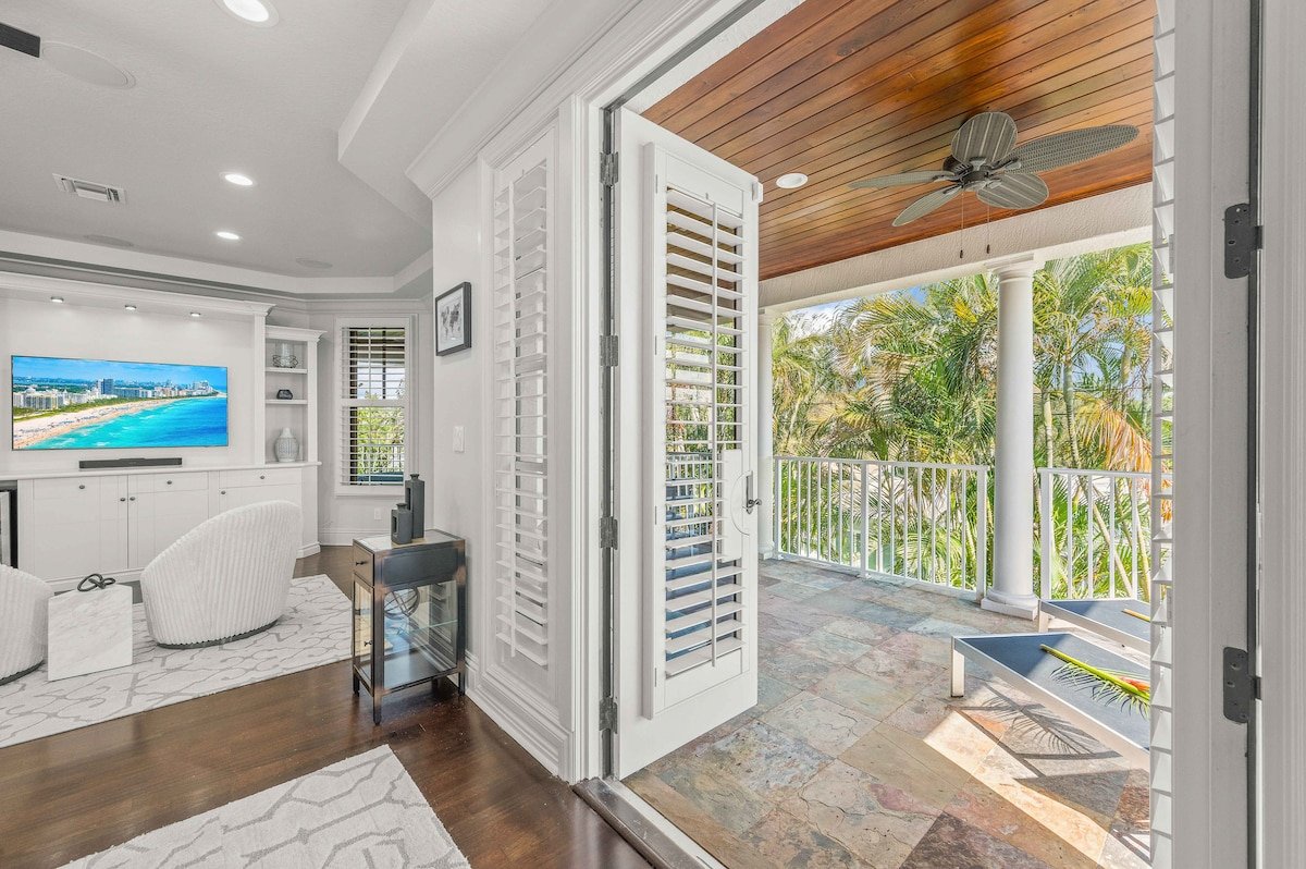 Walk to Beach | Serenity | Hemingway Key gallery image 3