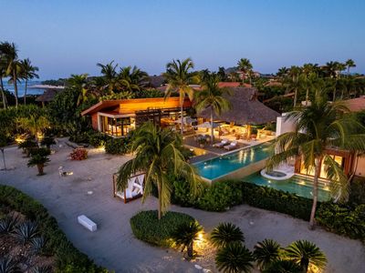 Beachfront Sanctuary / Private Pool & Ocean Access