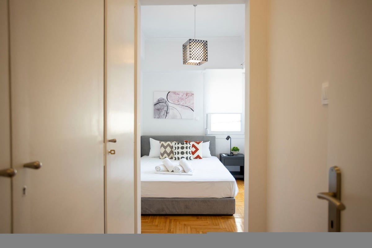 Elegant 3-Bedroom Retreat in the Heart of Kolonaki gallery image 4