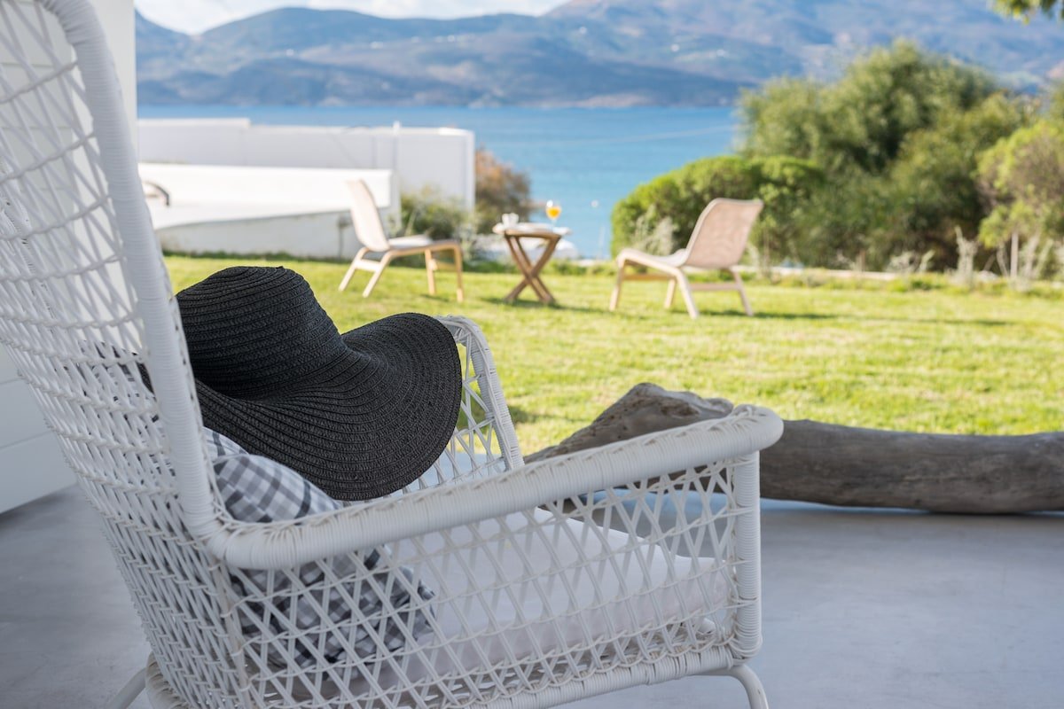 White Villa Milos gallery image 4