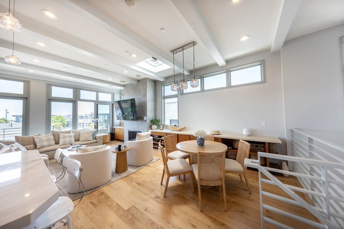 OceanView Lux Home, Perfect Location, Walk, Garage gallery image 4