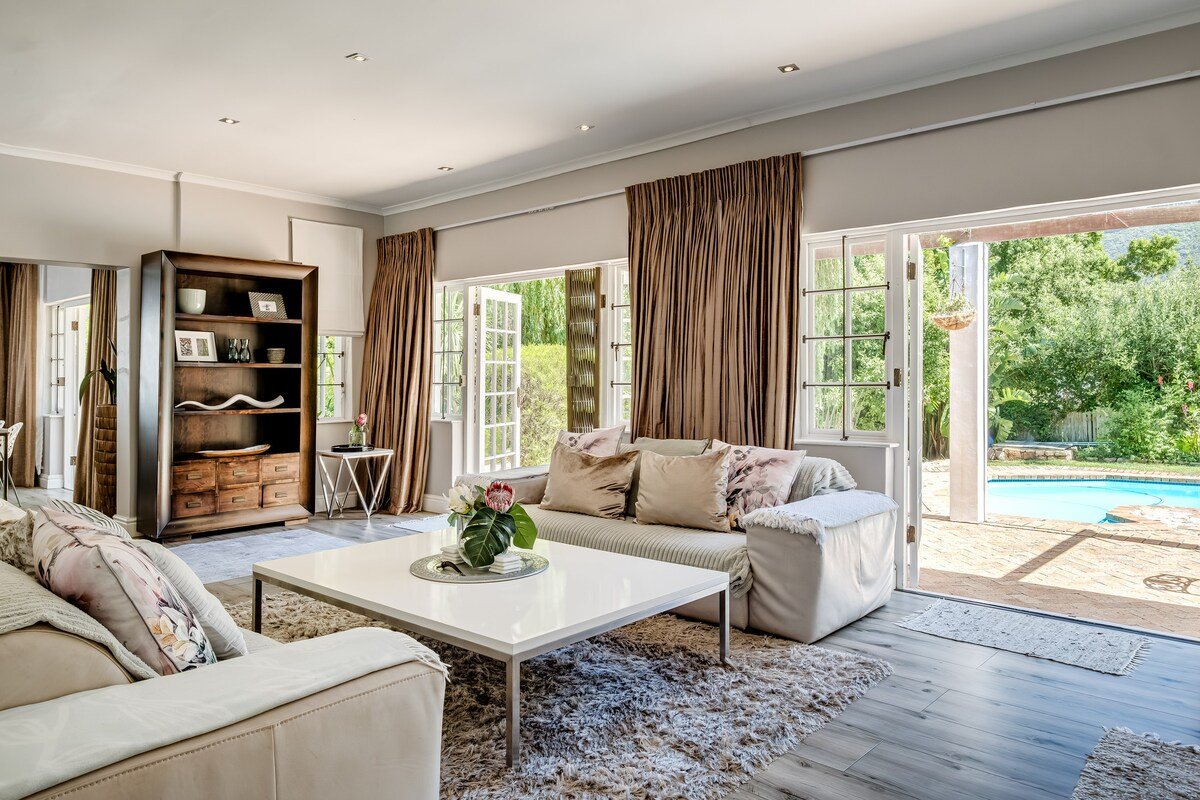 Spacious, Mountain Views, Pool, Firepit, BBQ gallery image 3